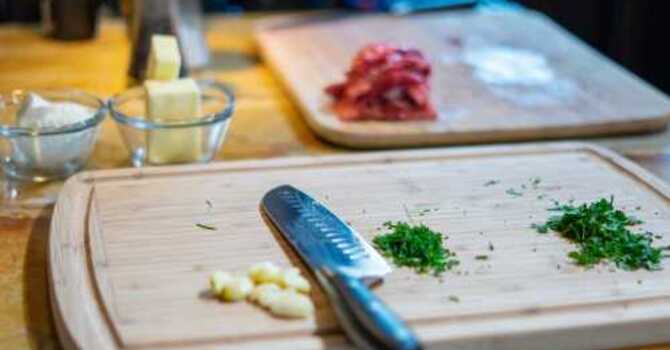 Three Benefits to Meal Prepping image